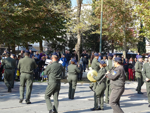 Φωτό από την εμφάνιση της Μπάντας του Γ'ΣΣ στην κεντρική πλατεία της Λάρισας - Φωτογραφία 12