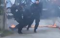 Αστυνομικοί σώζουν τραυματίες σε μάχη- Εντυπωσιακές εικόνες