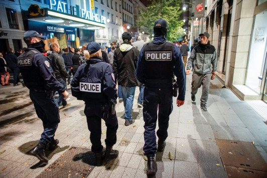 Απέτρεψαν τρομοκρατικό χτύπημα στη Γαλλία - 7 συλλήψεις - Φωτογραφία 1