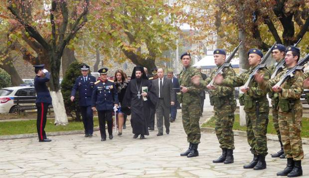 Καστοριά: Mε λαμπρότητα οι εκδηλώσεις για την ημέρα εορτασμού των Ενόπλων Δυνάμεων - Φωτογραφία 1