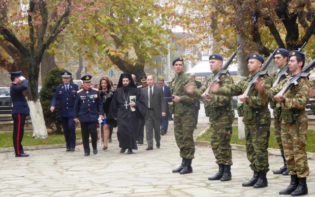 Καστοριά: Mε λαμπρότητα οι εκδηλώσεις για την ημέρα εορτασμού των Ενόπλων Δυνάμεων - Φωτογραφία 3