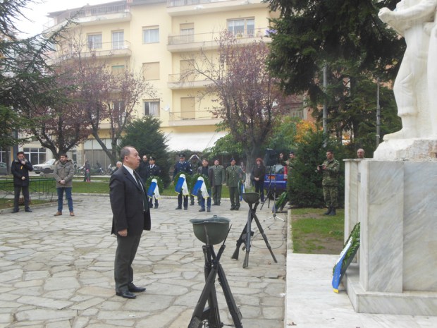 Καστοριά: Mε λαμπρότητα οι εκδηλώσεις για την ημέρα εορτασμού των Ενόπλων Δυνάμεων - Φωτογραφία 8