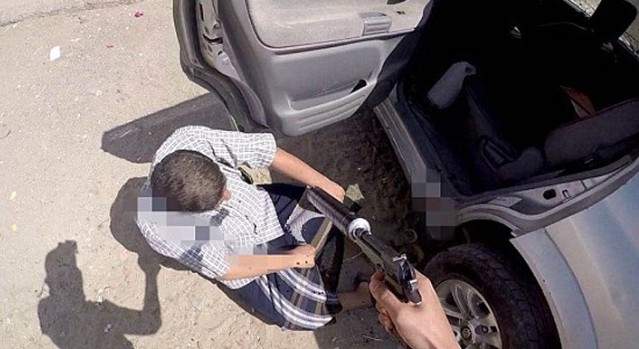 Σοκαριστικές φωτογραφίες από την εν ψυχρώ δολοφονία αξιωματικού από το ISIS [ΣΚΛΗΡΕΣ ΕΙΚΟΝΕΣ] - Φωτογραφία 3