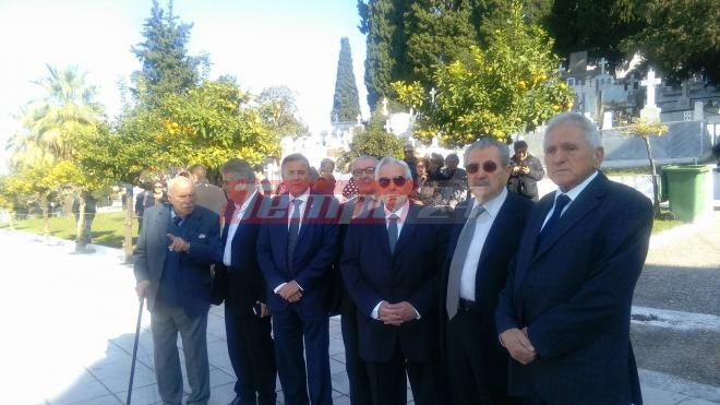 Πάτρα - ΤΩΡΑ: Το τελευταίο αντίο στον Κωστή μας - Το αδιαχώρητο στο Α' Νεκροταφείο [photos+video] - Φωτογραφία 12