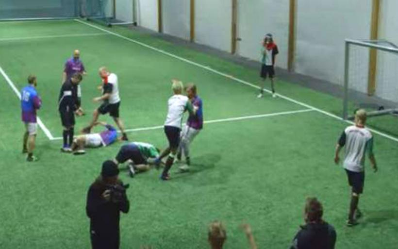 Τουρνουά ποδοσφαίρου με μεθυσμένους - Οι Νορβηγοί το «τερμάτισαν» [video] - Φωτογραφία 1