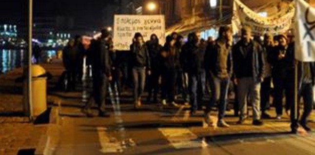 Μαζική διαδήλωση στη Χίο κατά των ρατσιστικών επιθέσεων - Φωτογραφία 1