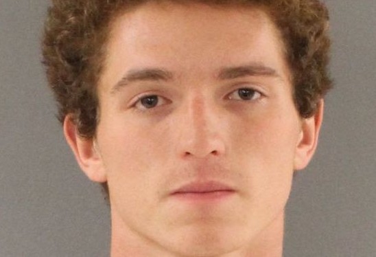 Ποδοσφαιριστής ομάδας κολεγίου κατηγορείται για τη δολοφονία 16χρονης μαζορέτας στις ΗΠΑ - Φωτογραφία 1