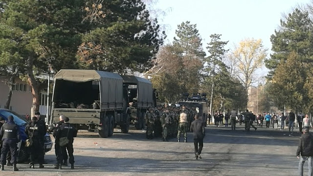 Ο βουλγαρικός στρατός μπήκε στο κέντρο κράτησης μεταναστών! - Φωτογραφία 1