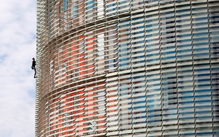 Δείτε τον Γάλλο Σπάιντερμαν να σκαρφαλώνει σε ουρανοξύστη χωρίς εξάρτυση! - Φωτογραφία 3