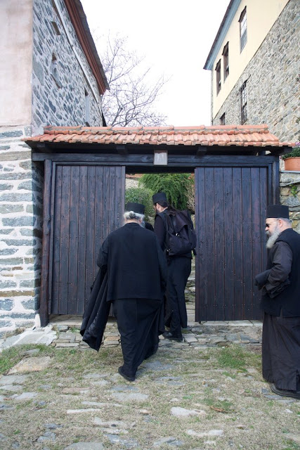 9363 - Εξόδιος ακολουθία του Ιερομονάχου Ιωακείμ Βραχνιώτη - Φωτογραφία 4