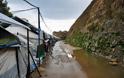Πλημμύρισε ο καταυλισμός μεταναστών της Σούδας στη Χίο [video] - Φωτογραφία 1