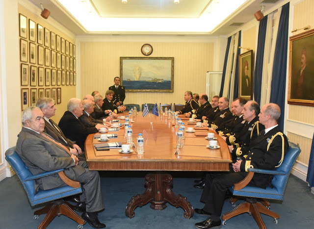 Επίσκεψη Επιτίμων Αρχηγών ΓΕΝ στο Γενικό Επιτελείο Ναυτικού - Φωτογραφία 2