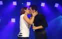 ΜΑΣ ΒΓΗΚΑΝ ΤΑ ΜΑΤΙΑ! Το φιλί στο στόμα του Σάκη Ρουβά στη Μελίνα Ασλανίδου - Φωτογραφία 3