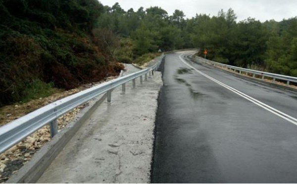 Στην κυκλοφορία ο δρόμος Νέας Φώκαιας-Αθύτου στη Χαλκιδική - Φωτογραφία 1