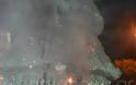 Χανιά - Έβαλαν φωτιά στο Χριστουγεννιάτικο δέντρο στην Αγορά [photos] - Φωτογραφία 2