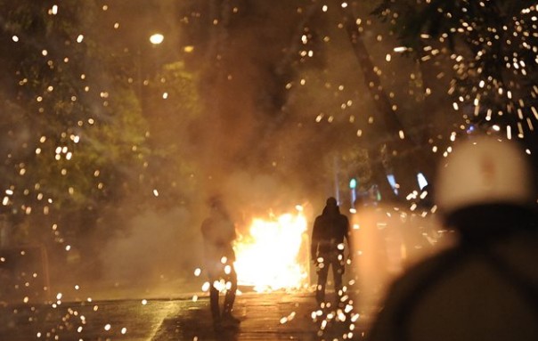 Επέτειος Γρηγορόπουλου: Νύχτα κόλασης έζησε η Αθήνα - Ταραχές σε όλες τις μεγάλες πόλεις - Φωτογραφία 1