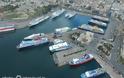 Σπάνιο στιγμιότυπο του Πειραιά από ψηλά - Ολα τα πλοία δεμένα στο λιμάνι, λόγω απεργίας - Φωτογραφία 2