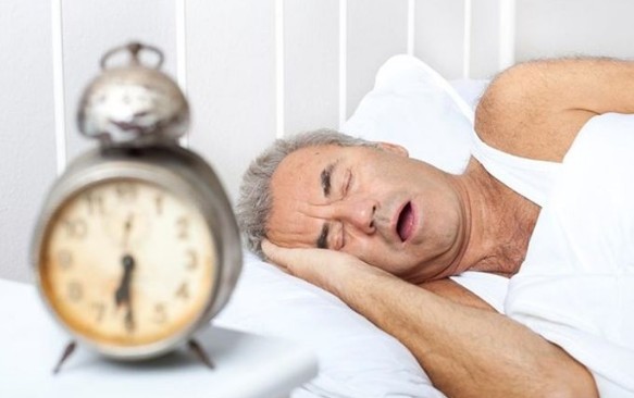 Πώς τα παραπάνω κιλά προκαλούν άπνοιες στον ύπνο - Φωτογραφία 1