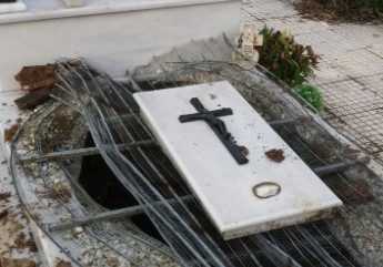 Ανατριχίλα!... Σύλησαν τάφους στα Μ. Καλύβια Τρικάλων - Φωτογραφία 1