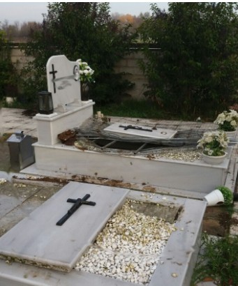 Ανατριχίλα!... Σύλησαν τάφους στα Μ. Καλύβια Τρικάλων - Φωτογραφία 2