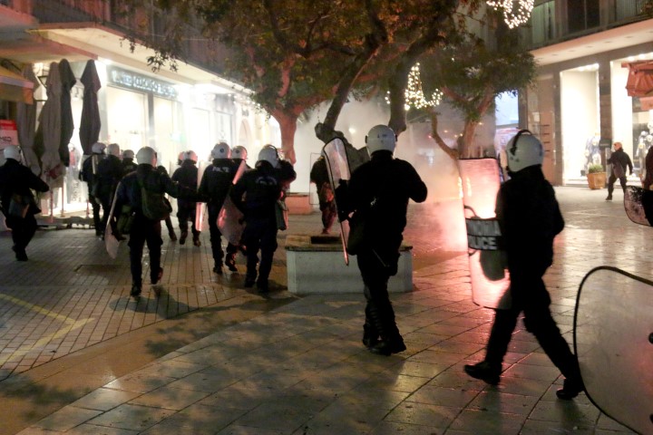 Κρήτη: Αφέθηκαν ελεύθεροι οι έξι για τα επεισόδια στο κέντρο του Ηρακλείου - Φωτογραφία 3