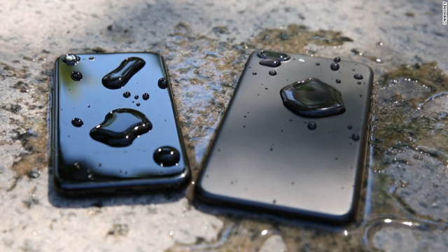 Το iphone 7 διαθέτει μηχανισμό όπως και το Apple Watch για να αποβάλει το νερό - Φωτογραφία 3