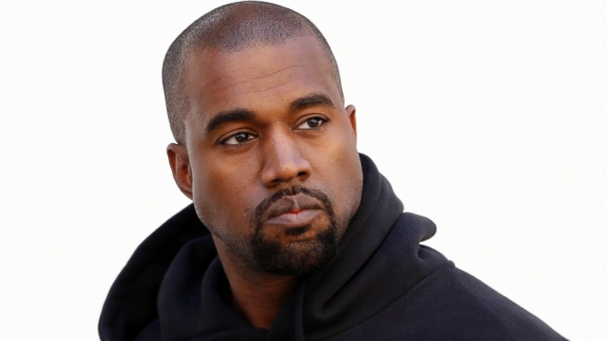 Η πρώτη δημόσια εμφάνιση του Kanye West μετά την κατάρρευσή του - Έβαψε τα μαλλιά του - Φωτογραφία 1