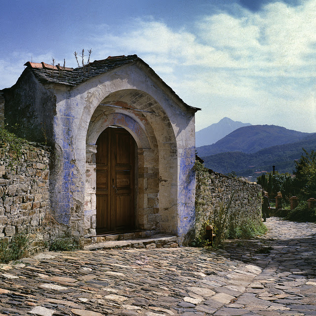 9436 - Φωτογραφίες με πόρτες και παράθυρα από κτήρια του Αγίου Όρους - Φωτογραφία 5