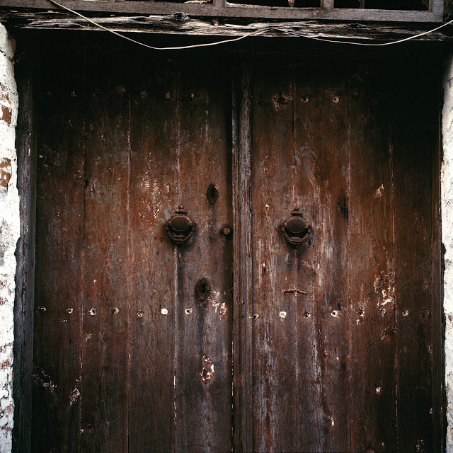 9436 - Φωτογραφίες με πόρτες και παράθυρα από κτήρια του Αγίου Όρους - Φωτογραφία 6