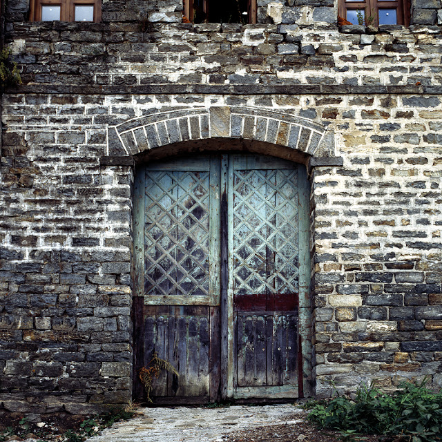 9436 - Φωτογραφίες με πόρτες και παράθυρα από κτήρια του Αγίου Όρους - Φωτογραφία 7