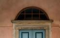 9436 - Φωτογραφίες με πόρτες και παράθυρα από κτήρια του Αγίου Όρους - Φωτογραφία 21