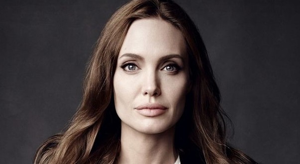 Ο φακός απαθανάτισε την πρώτη δημόσια έξοδο της Angelina Jolie μετά το χωρισμό - Φωτογραφία 1
