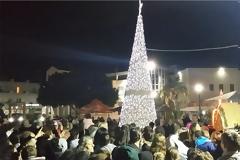 Με κέφι και τραγούδια η φωταγώγηση του Χριστουγεννιάτικου δένδρου στο Γάζι