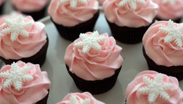 Cupcakes σοκολάτας με ροζ επικάλυψη - Φωτογραφία 1