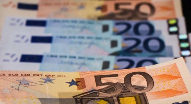 Δικαιώθηκε Ελληνίδα για προπληρωμένες κάρτες αξίας 3.000 ευρώ - Φωτογραφία 1