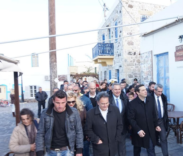 Ο ΥΕΘΑ Πάνος Καμμένος με τον Πρωθυπουργό Αλέξη Τσίπρα στη Νίσυρο και την Τήλο - Φωτογραφία 5