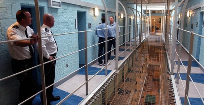 Μπέρμιγχαμ: Κρατούμενοι πήραν τον έλεγχο σε πτέρυγες φυλακής για 12 ώρες - Φωτογραφία 1