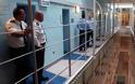 Μπέρμιγχαμ: Κρατούμενοι πήραν τον έλεγχο σε πτέρυγες φυλακής για 12 ώρες