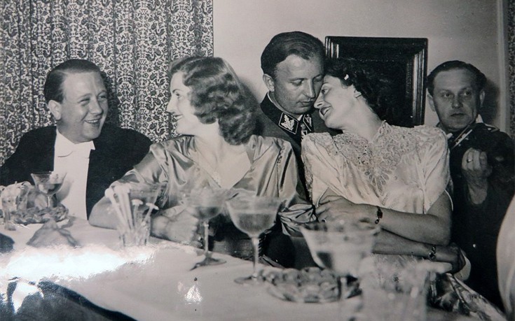 Η άγνωστη φωτογραφία με τον Χίτλερ σε γάμο αξιωματούχου των SS - Φωτογραφία 4