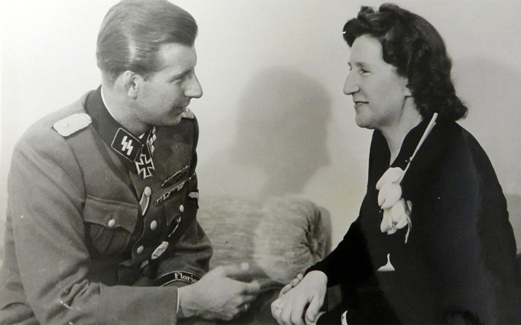 Η άγνωστη φωτογραφία με τον Χίτλερ σε γάμο αξιωματούχου των SS - Φωτογραφία 7