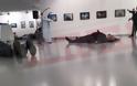 Νεκρός ο Ρώσος πρέσβης στην Άγκυρα από πυρά αγνώστου - Σε video η στιγμή της δολοφονίας - Φωτογραφία 2