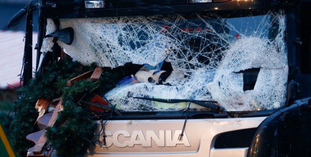 Ποιος ήταν τελικά ο οδηγός της νταλίκας που έβαψε με αίμα τα Χριστούγεννα στο Βερολίνο - Φωτογραφία 1