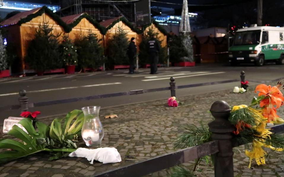 Τρομοκρατικό χτύπημα στο Βερολίνο: 12 νεκροί και 48 τραυματίες σε επίθεση με φορτηγό - Φωτογραφία 3