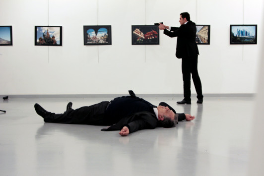 Η οργάνωση αλ Νούσρα ανέλαβε την ευθύνη για τη δολοφονία του Ρώσου πρέσβη στην Άγκυρα - Φωτογραφία 1