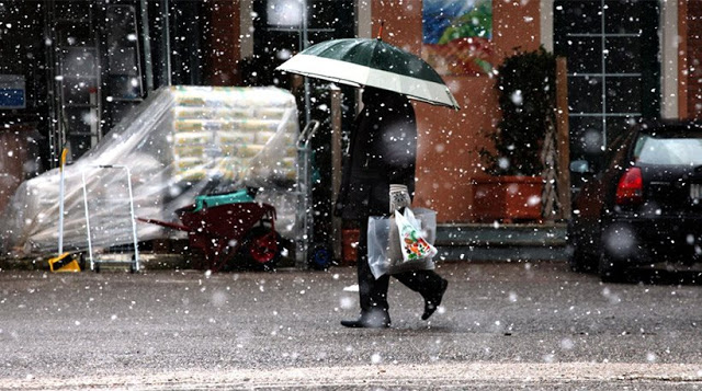 Χιόνι σε Πάρνηθα και Πεντέλη - Δείτε τι καιρό θα κάνει τα Χριστούγεννα - Φωτογραφία 1