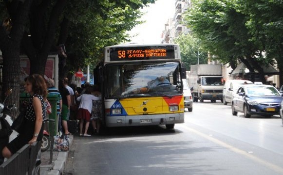 Έξι «πορτοφολάδες» μέσα σε ένα λεωφορείο του ΟΑΣΘ στη Θεσσαλονίκη - Φωτογραφία 1