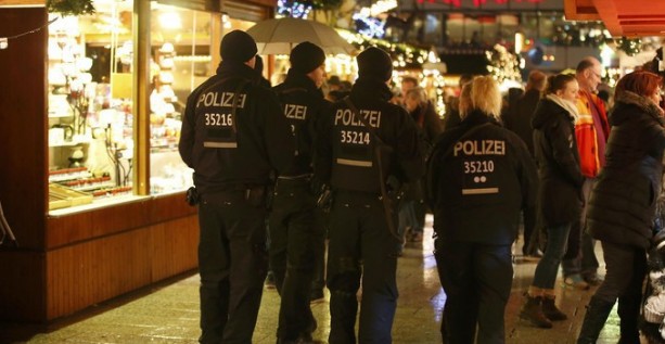 Συναγερμός και συλλήψεις στη Γερμανία για σχέδιο επίθεσης σε εμπορικό κέντρο - Φωτογραφία 1