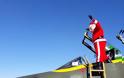 Ο Άγιος Βασίλης έφτασε με Phantom… στη Λάρισα! - Φωτογραφία 1