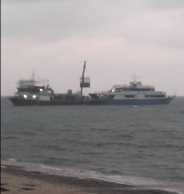 ΒΙΝΤΕΟ- η μεταφόρτωση του «φορτίου» του Alcatras σε τουρκικό πλοιάριο στην ΚΩ - Φωτογραφία 1