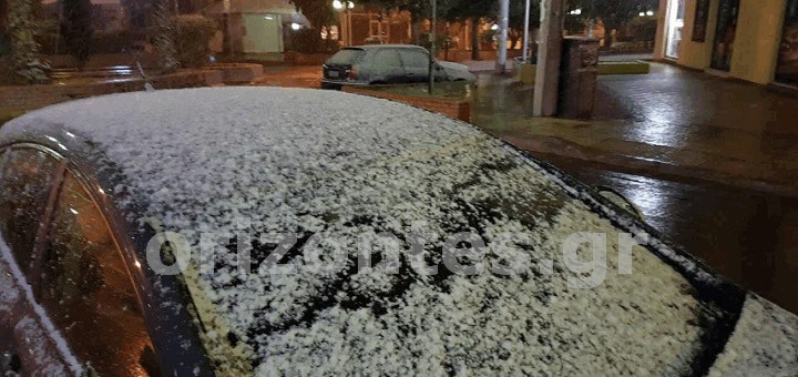 Σφοδρή χιονόπτωση στη Νέα Φιλαδέλφεια - Φωτογραφία 1